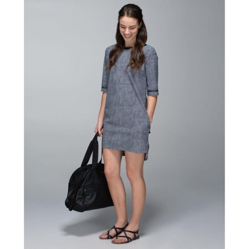 Lululemon Dress Women M/L Get It On Burlap Texture printed open back Lightweight